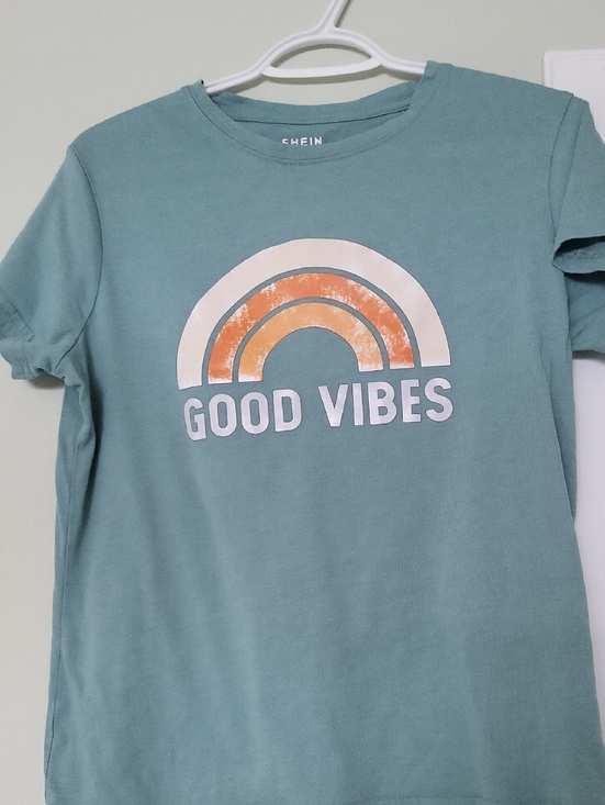 SHEIN Other - SHEIN Teal Short Sleeve Tee with White & Orange Rainbow Graphic